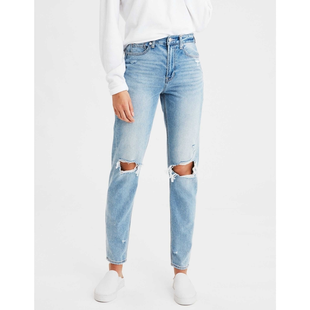 AMERICAN EAGLE Ripped Knee Distressed High Rise Straight Relaxed Leg Mom Jeans